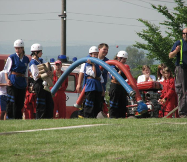 Hasičské závody na hřišti u vagonu 31. 5. 2008