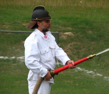 Hasičské ,,sranda,, závody na hřišti u vagonu 20. 9. 2008