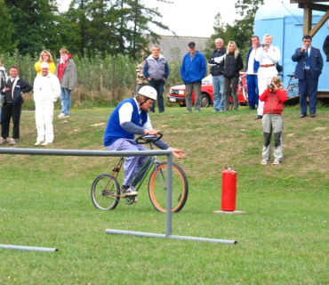 Hasičské ,,sranda,, závody na hřišti u vagonu 20. 9. 2008