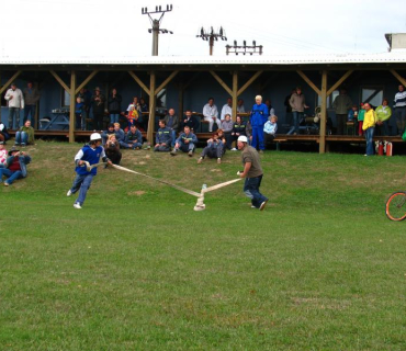 Hasičské ,,sranda,, závody na hřišti u vagonu 20. 9. 2008