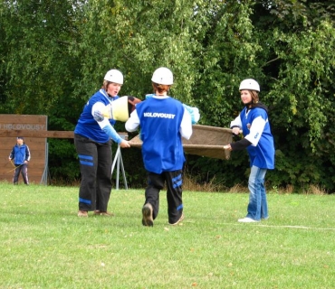 Hasičské ,,sranda,, závody na hřišti u vagonu 20. 9. 2008