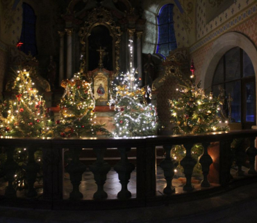 Rozsvěcení vánočního stromečku u kostela sv. Bartoloměje v Chodovicích 1.12.2019