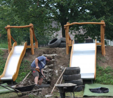 Rekonstrukce hřiště za školou 8.7.2017